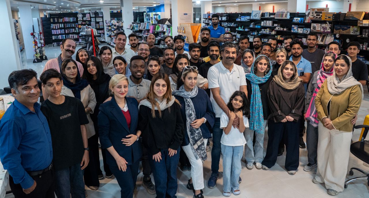 تیم ارزش‌آفرینان تحریر و اچ نت مارکت